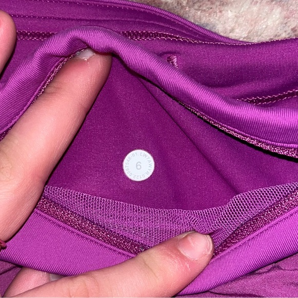 lululemon speed up size 6 — 2.5” inseam - Picture 3 of 3